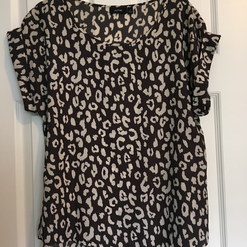 Apt 9 grey & cream polyester leopard blouse